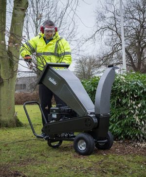 The Handy Petrol Chipper/Shredder 2.25" Capacity